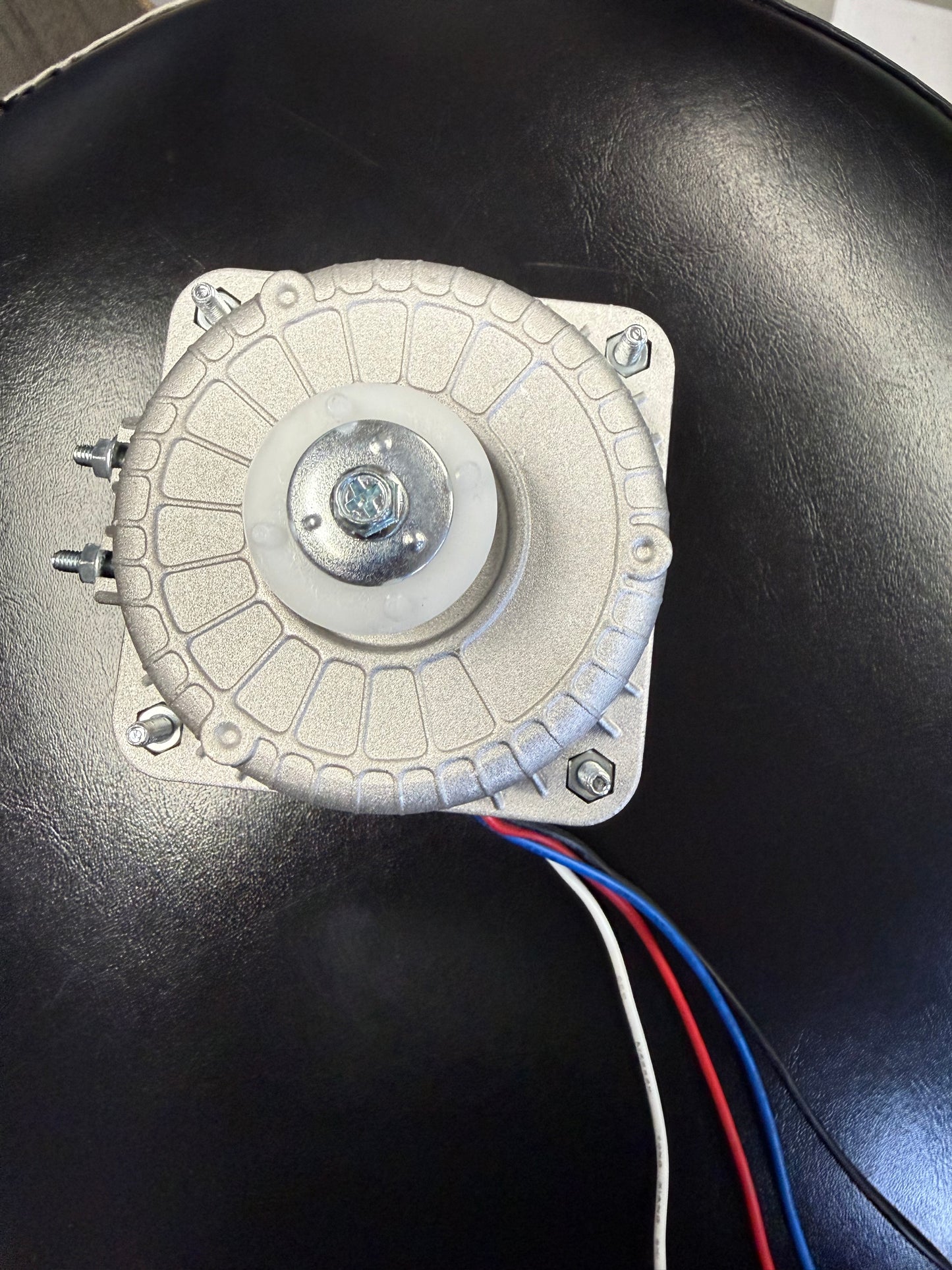 9 Watts Mulit-Voltage Pole Shaded Motor 110/220V